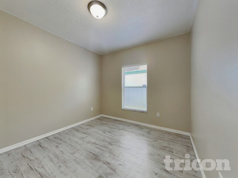 Building Photo - 1816 Coyote Pl