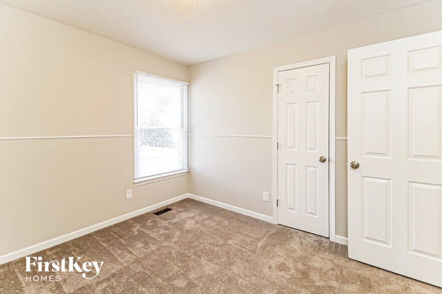 Building Photo - 6507 River Hills Dr