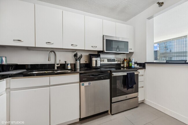 Building Photo - 440 N Wabash Ave