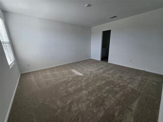 Building Photo - 117 Tall Timbers Trl