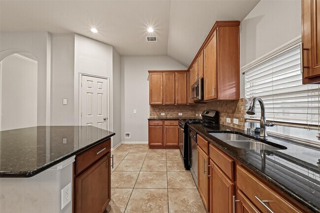 Building Photo - 28207 Chalet Park Dr