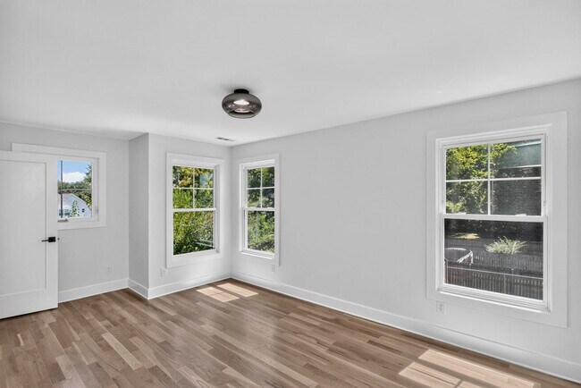 Building Photo - 2408B 14th Avenue N