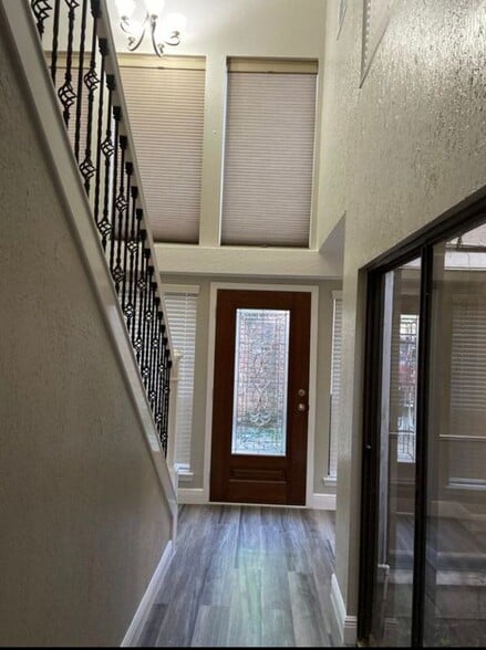 Building Photo - 6018 Elkwood Forest Dr