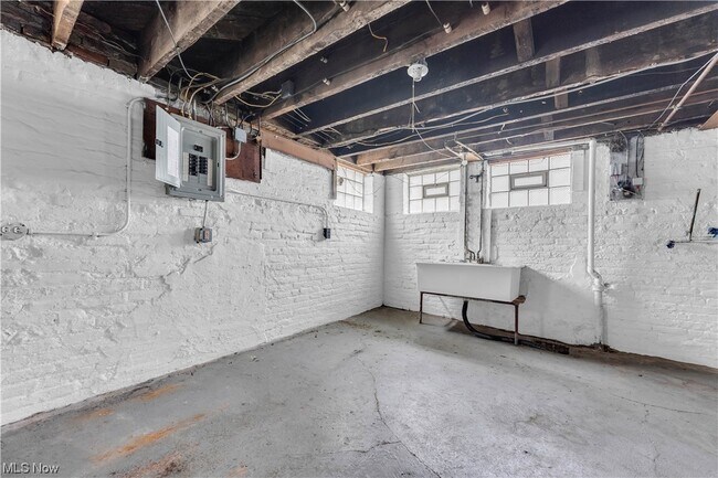 Building Photo - 17604 Mapleboro Ave