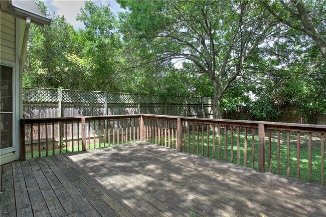 Building Photo - 1905 Kinney Ave