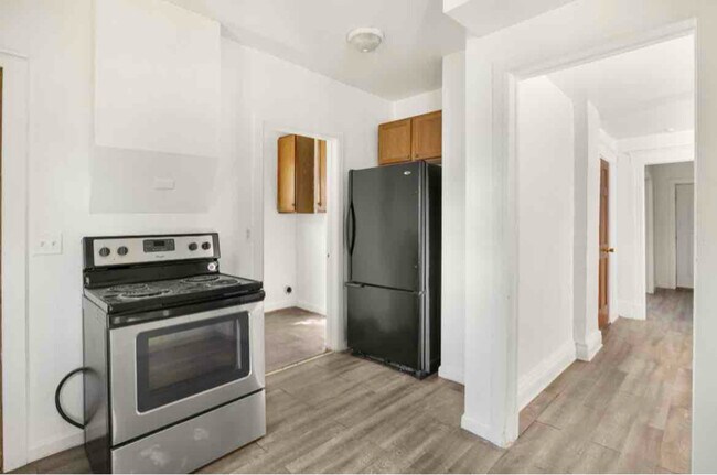 Building Photo - 705 Forsythe St