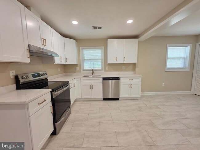 Building Photo - 2090 Jason Ct