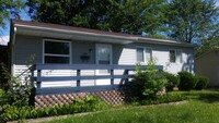 Building Photo - 3 BR house in Bettendorf