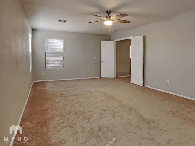 Building Photo - 11529 W Flores Dr