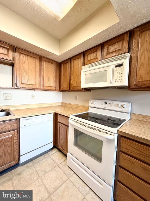 Building Photo - 4325 Ambrose Ct