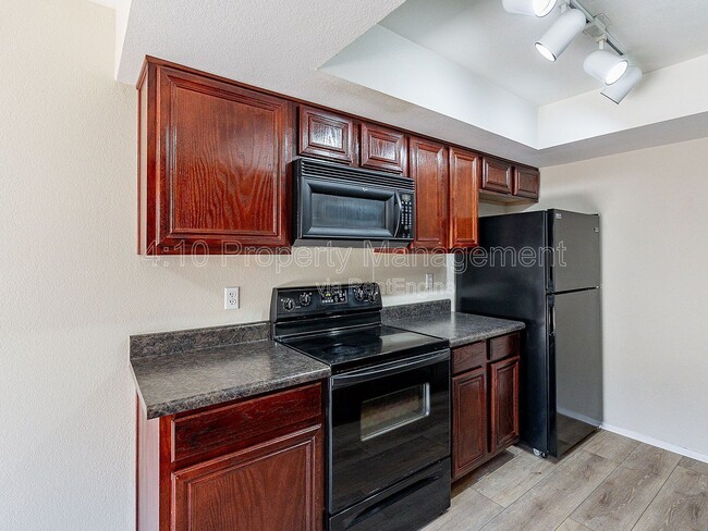 Building Photo - 1266 N 85th Pl