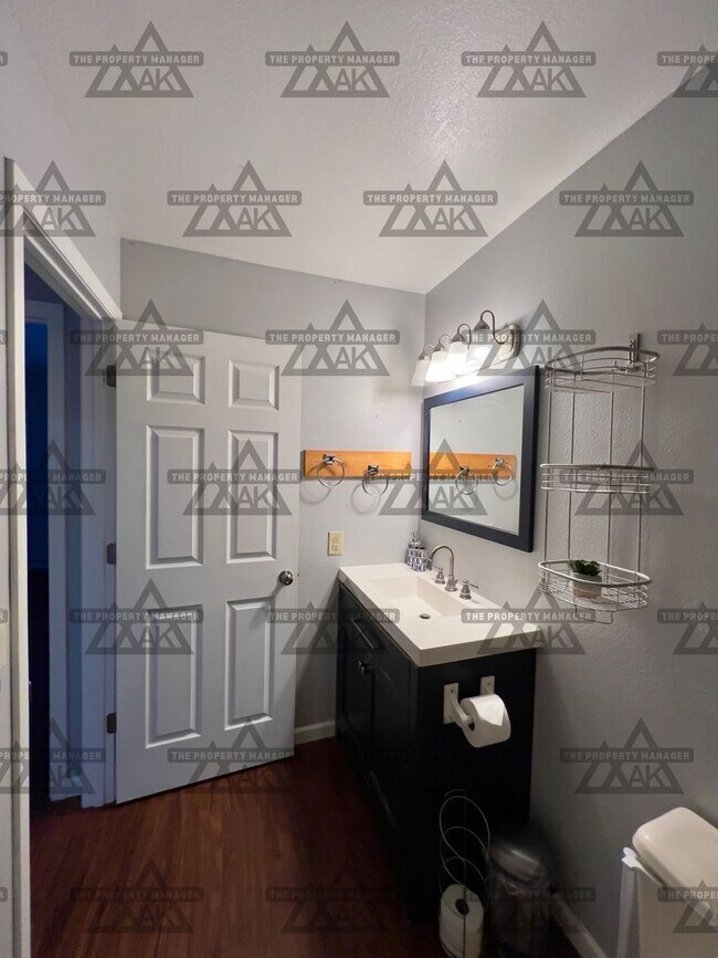 Building Photo - 28th Ave 1215-