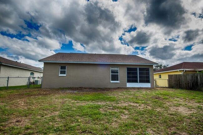 Building Photo - 6553 Shepherd Oaks St