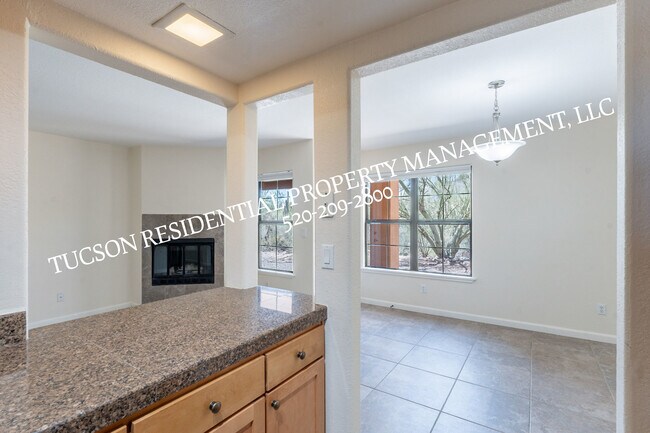 Building Photo - 6651 N Campbell Ave
