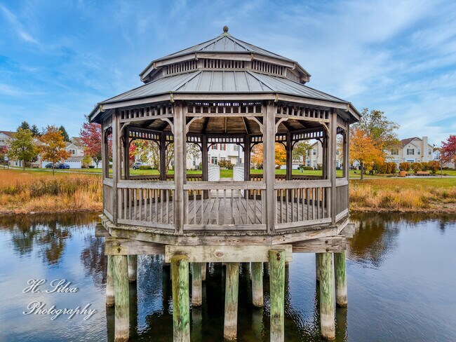 Building Photo - 1431 Silverstone Dr