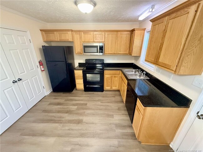 Building Photo - 3332 Kenmont Ln