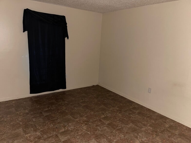 Building Photo - 9135 Great Smokey Ave