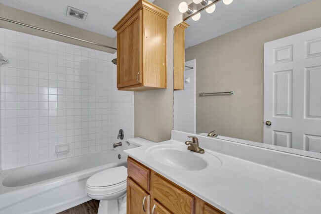 Building Photo - 3715 Westfield Dr