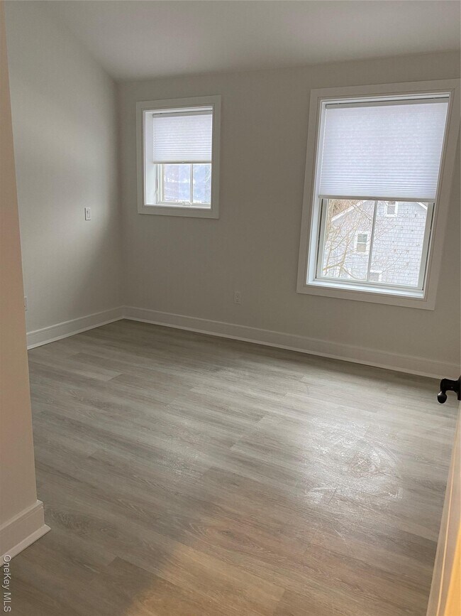 Building Photo - 91 Bedford Rd