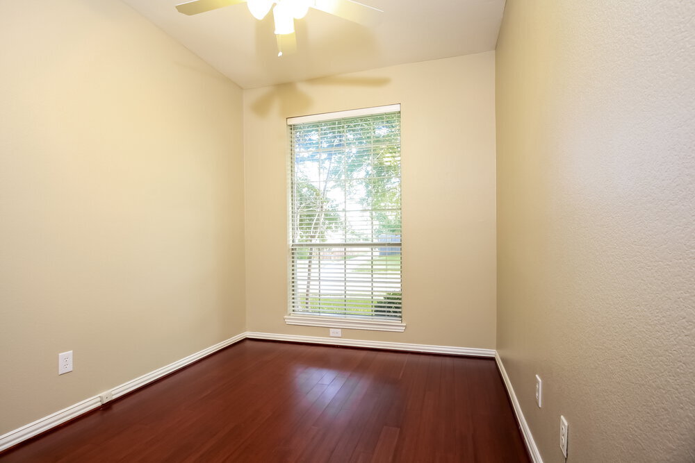 Building Photo - 4420 Vanderpool Dr