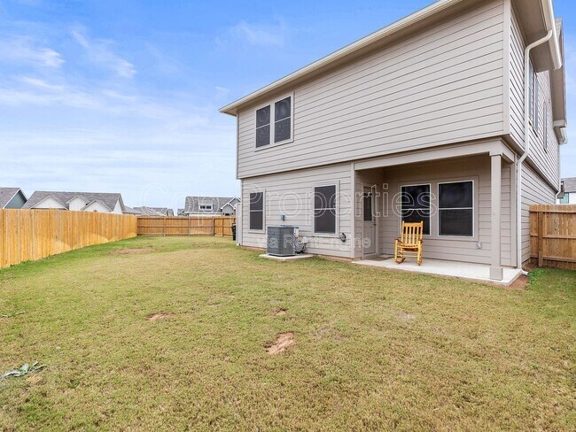 Building Photo - 374 Wayne Way