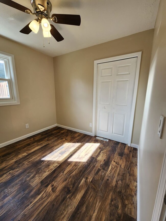 Building Photo - Updated 3 Bedroom Ranch style home