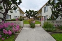 Building Photo - 2050 N Ventura Rd