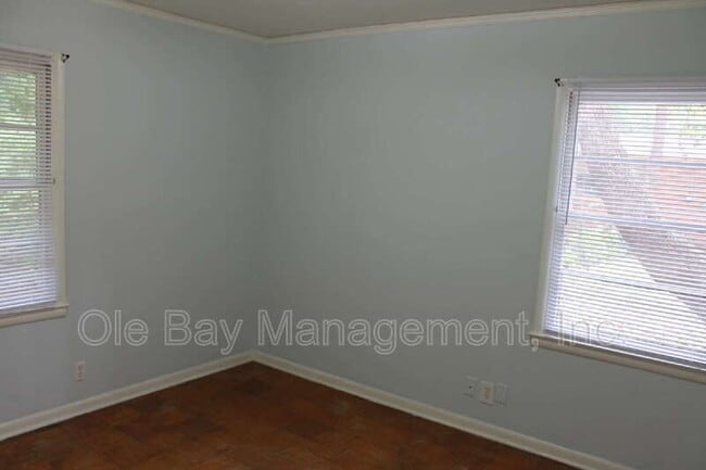 Building Photo - 5608 Morlee Dr S