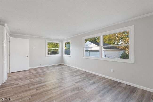 Building Photo - 5732 E 141st St