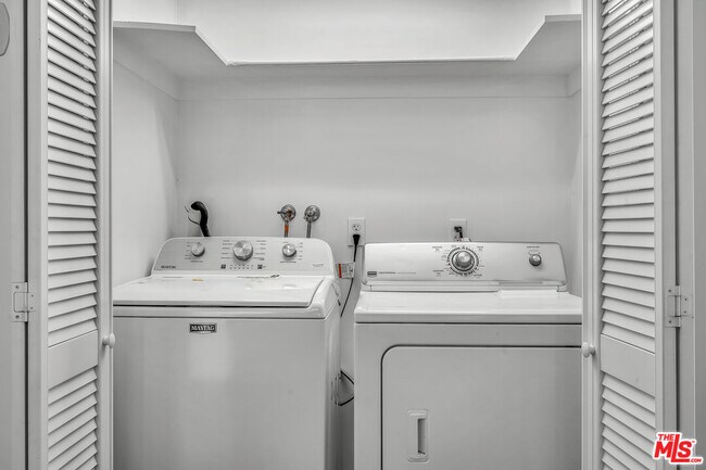 Building Photo - 10810 Rochester Ave