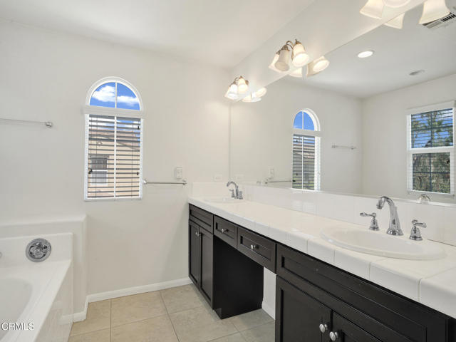 Building Photo - 2949 Palmera Ln