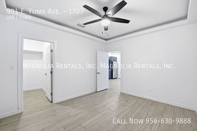 Building Photo - 901 E Yuma Ave