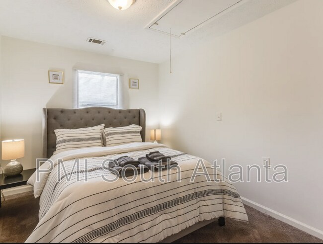 Building Photo - 1173 Moton Ave SW