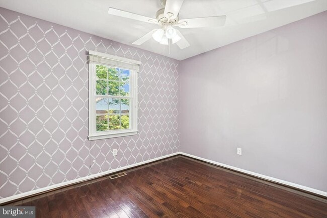 Building Photo - 10150 Village Knolls Ct