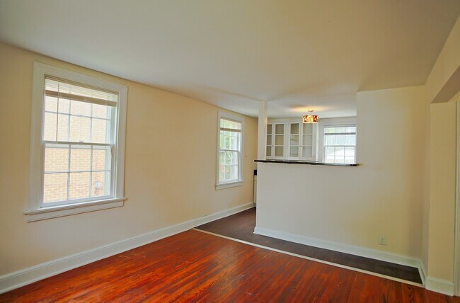 Building Photo - 8br Single Family Home on 14th St NW  (MIN...