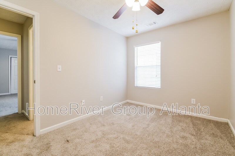 Building Photo - 400 Crestfield Cir