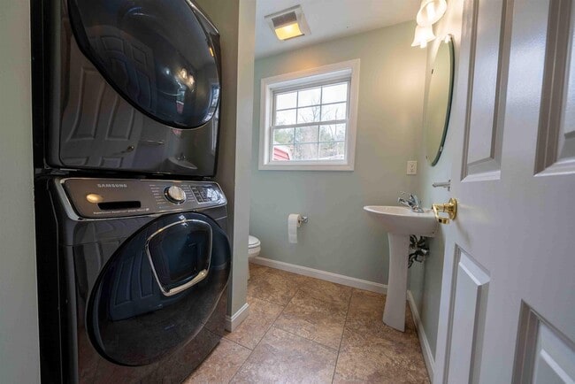 Building Photo - 59 Dicandra Dr