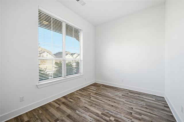 Building Photo - 3008 Armstrong Ave