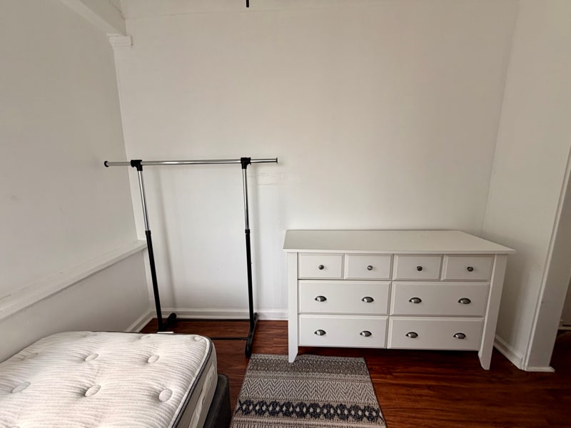 Building Photo - 1124 8th Ave