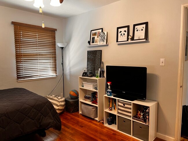 Building Photo - 2417 W College Ct