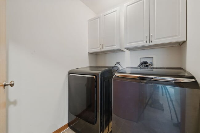 Building Photo - 15340 Kenmare Cir