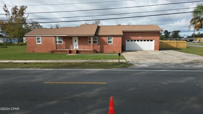 Building Photo - 607 N Star Ave