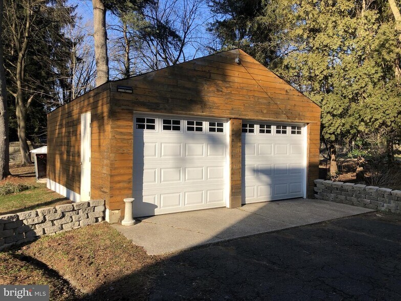 Building Photo - 329 Browning Ln