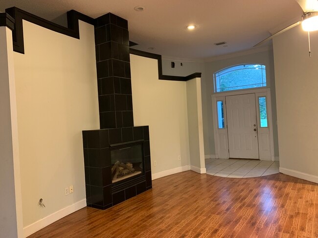 Building Photo - 3204 Southern Hills Cir W