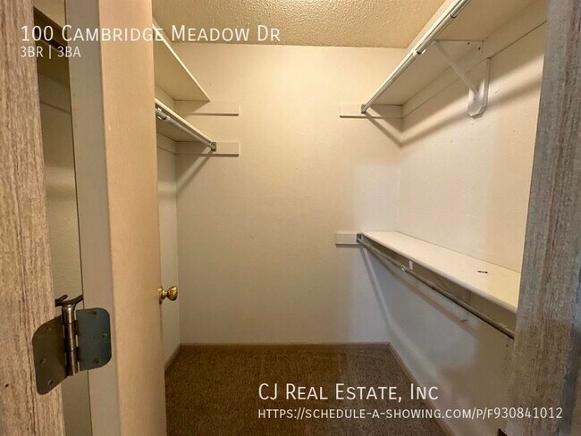Building Photo - 100 Cambridge Meadow Dr