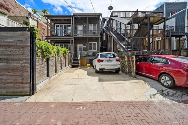 Building Photo - Sunlit & Fully Updated 2BR/1BA Condo in the Heart of U Street Corridor