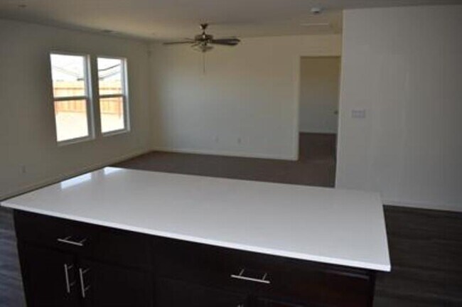 Building Photo - 4543 Iris Ct