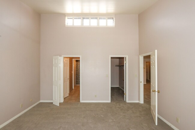 Building Photo - 2 Bedroom Downtown Salt Lake Condo