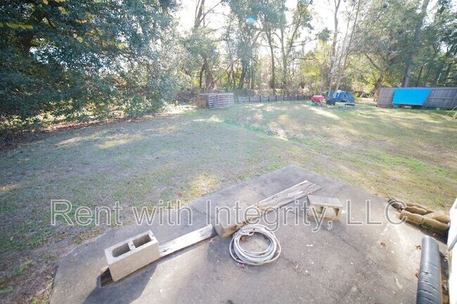 Building Photo - 6315 S Placid Pl