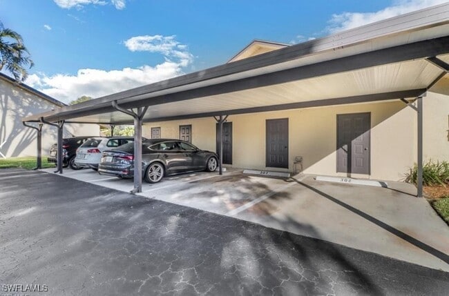 Building Photo - 10772 Regent Cir
